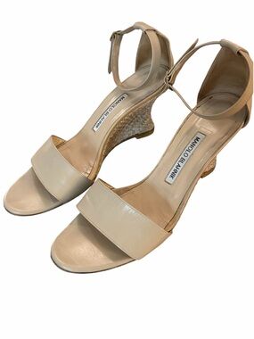 Manolo Blahnik Nude Leather Ankle Strap Wedge Sandals | Size 8.5